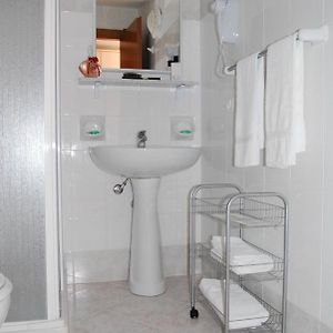 Camera standard con letto king size